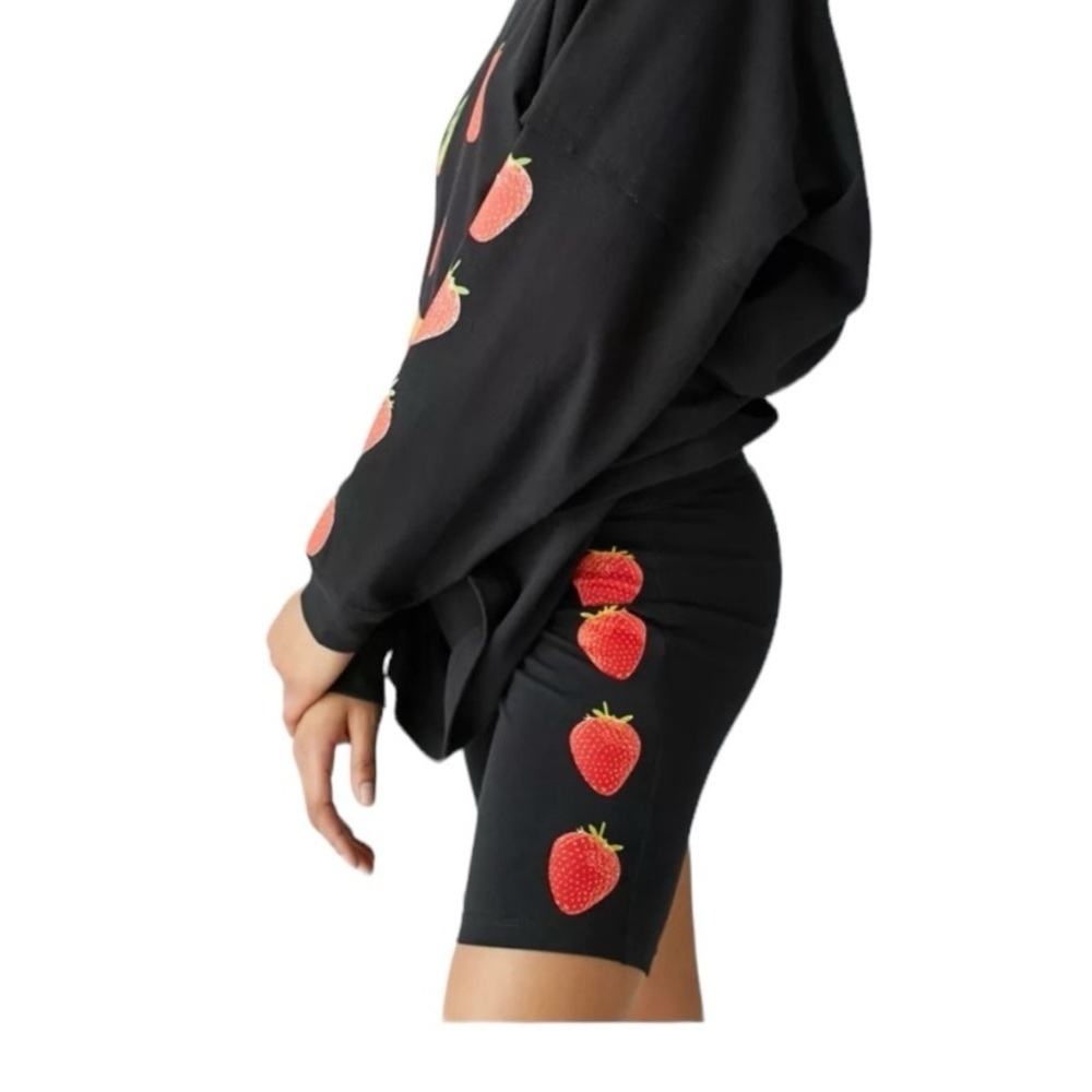 Urban outfitters Leon fruit biker shorts - Picture 3 of 10